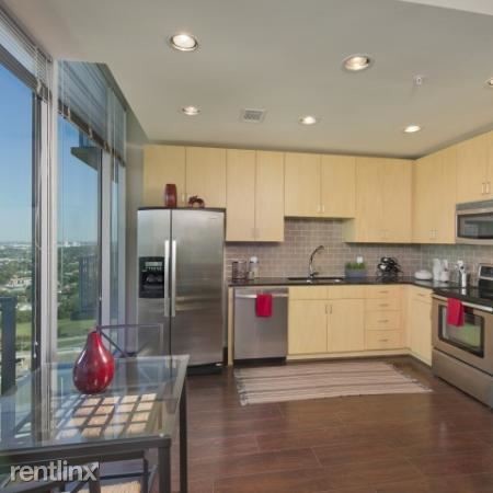 6019 Almeda Rd in Houston, TX - Building Photo