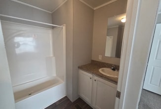 725 Oak Ln in Columbus, MI - Building Photo - Building Photo