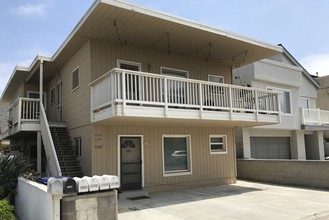 4PLEX AT HOLLYWOOD BEACH IN OXNARD in Oxnard, CA - Foto de edificio - Other