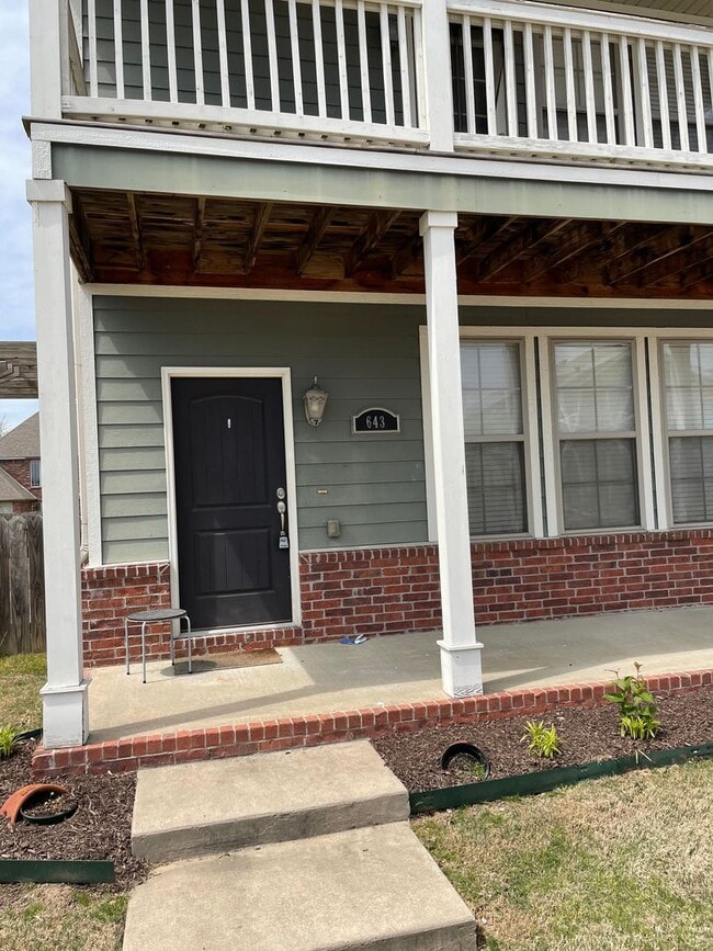 property at 643 N Longfellow Ln