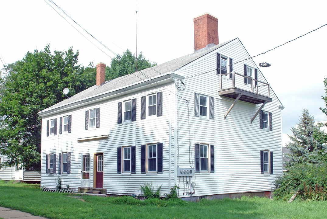 10-14 Broad St in Somersworth, NH - Building Photo