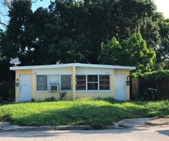1425 Virginia Dr in Orlando, FL - Building Photo
