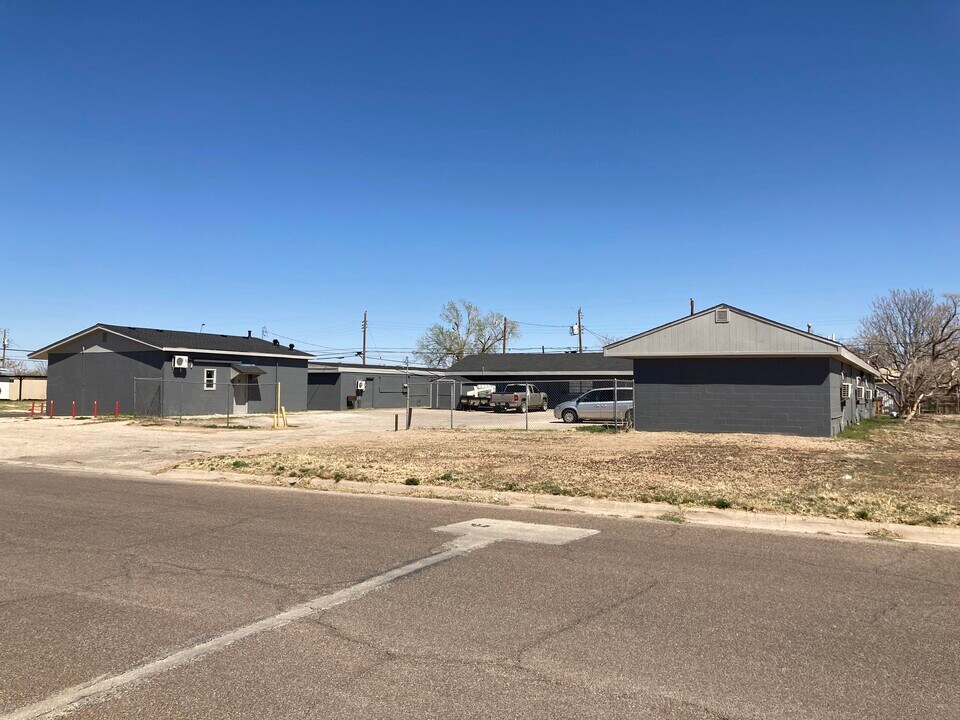 500 E Louisiana Ave in Midland, TX - Building Photo