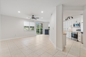 2916 DC Country Club Boulevard in Deerfield Beach, FL - Foto de edificio - Building Photo
