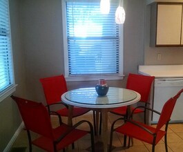 1818 3rd St, Unit 1st Floor in Neptune Beach, FL - Foto de edificio - Building Photo