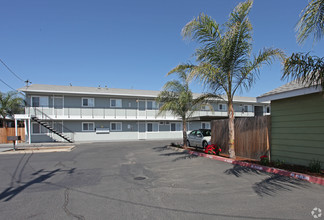 111 N Walnut Ave in Manteca, CA - Building Photo - Building Photo