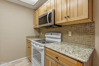 1644 Lomaland Dr in El Paso, TX - Building Photo - Building Photo