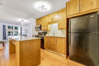 265 Wellington St W in Toronto, ON - Building Photo - Building Photo