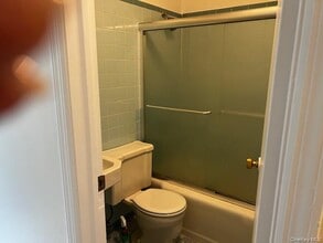 20 Oyster Bay Road in Locust Valley, NY - Building Photo - Building Photo