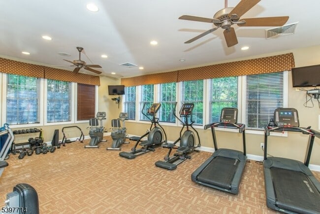 3103 Peer Pl in Denville, NJ - Building Photo - Building Photo