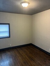 562 Durbin St in Gary, IN - Building Photo - Building Photo