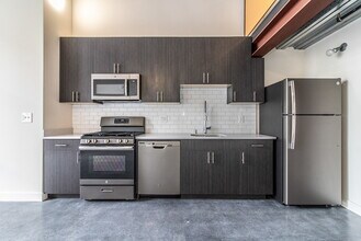 Bennett Lofts in San Francisco, CA - Foto de edificio - Building Photo