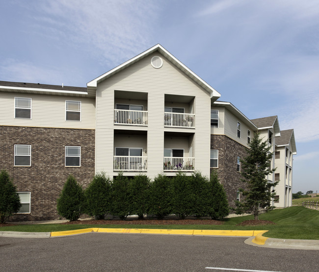 Powers Ridge Condominiums in Chanhassen, MN - Building Photo - Building Photo