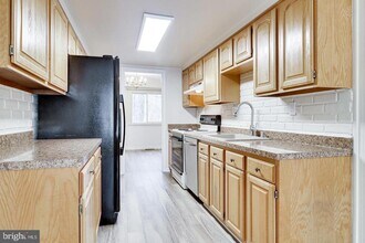 6020 Kerrwood St in Burke, VA - Building Photo - Building Photo