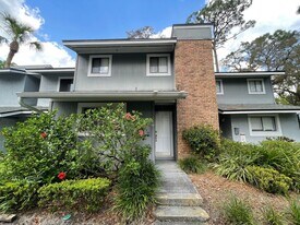 710 Raymond Cir in Altamonte Springs, FL - Building Photo