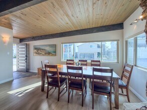 1327 Devon Ln in Ventura, CA - Building Photo - Building Photo