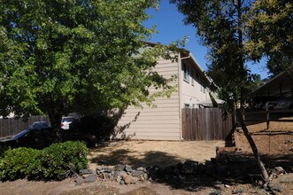 3105 Garden Cir in Cameron Park, CA - Foto de edificio - Building Photo