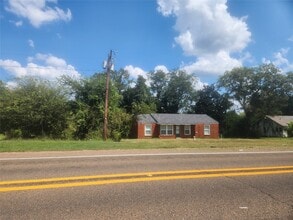 715 S Market St in Grapeland, TX - Building Photo - Building Photo