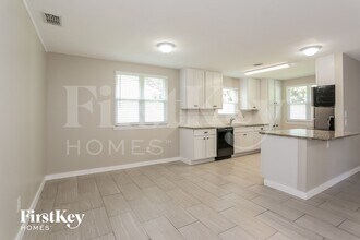 1047 Cove Landing Dr in Jacksonville, FL - Building Photo - Building Photo