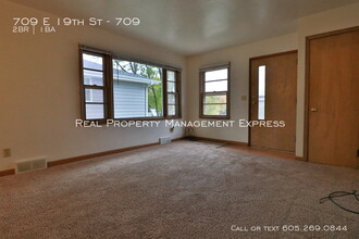 709 E 19th St-Unit -709 in Sioux Falls, SD - Building Photo - Building Photo
