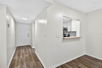 6308 Newtown Cir in Tampa, FL - Building Photo - Building Photo