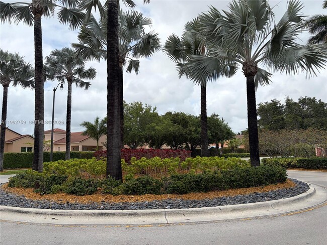 2281 NE 42nd Ave in Homestead, FL - Building Photo - Building Photo