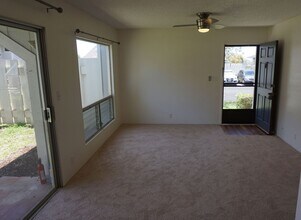 94-1064 Paawalu St in Waipahu, HI - Building Photo - Building Photo