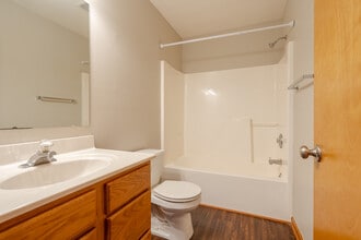 12531 Kenai Dr in Evansville, IN - Building Photo - Building Photo