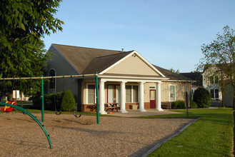 1 Carousel Cir in Hershey, PA - Building Photo - Building Photo