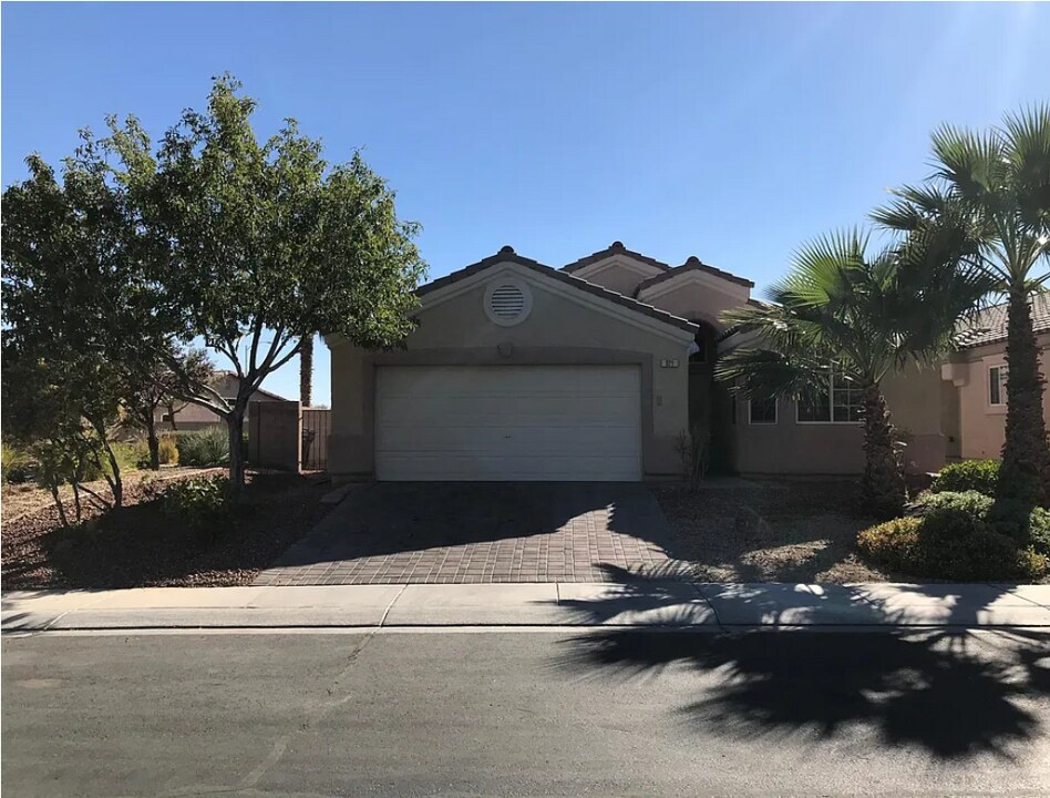 321 Colorful Rain Ave in North Las Vegas, NV - Building Photo
