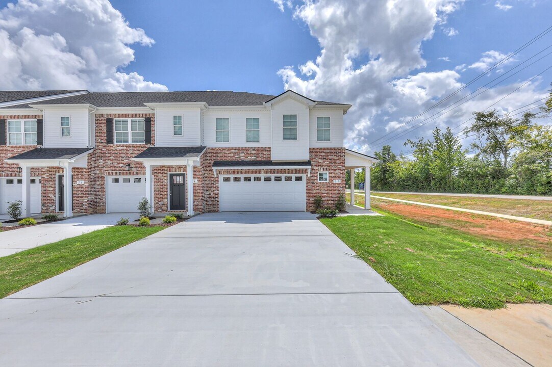 36 Hardwood Rd in Tullahoma, TN - Building Photo