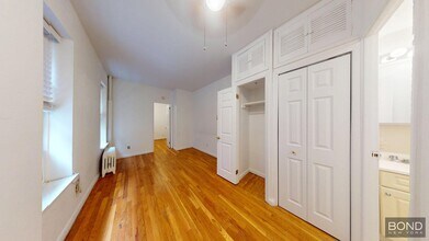 425 E 65th St in New York, NY - Building Photo - Building Photo