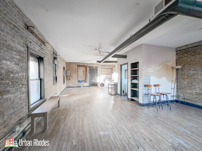 639 N Troy St, Unit G08C