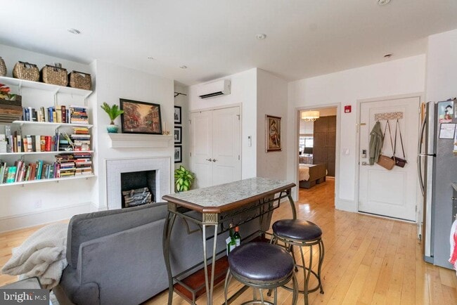 1310 Spruce St in Philadelphia, PA - Foto de edificio - Building Photo