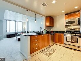 2451 Midtown Ave, Unit 610 in Alexandria, VA - Building Photo