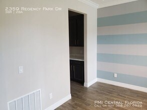 2359 Regency Park Dr in DeLand, FL - Building Photo - Building Photo