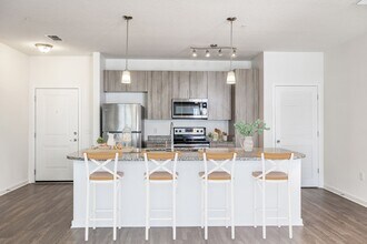 Millenia 700 Apartments in Orlando, FL - Building Photo - Building Photo