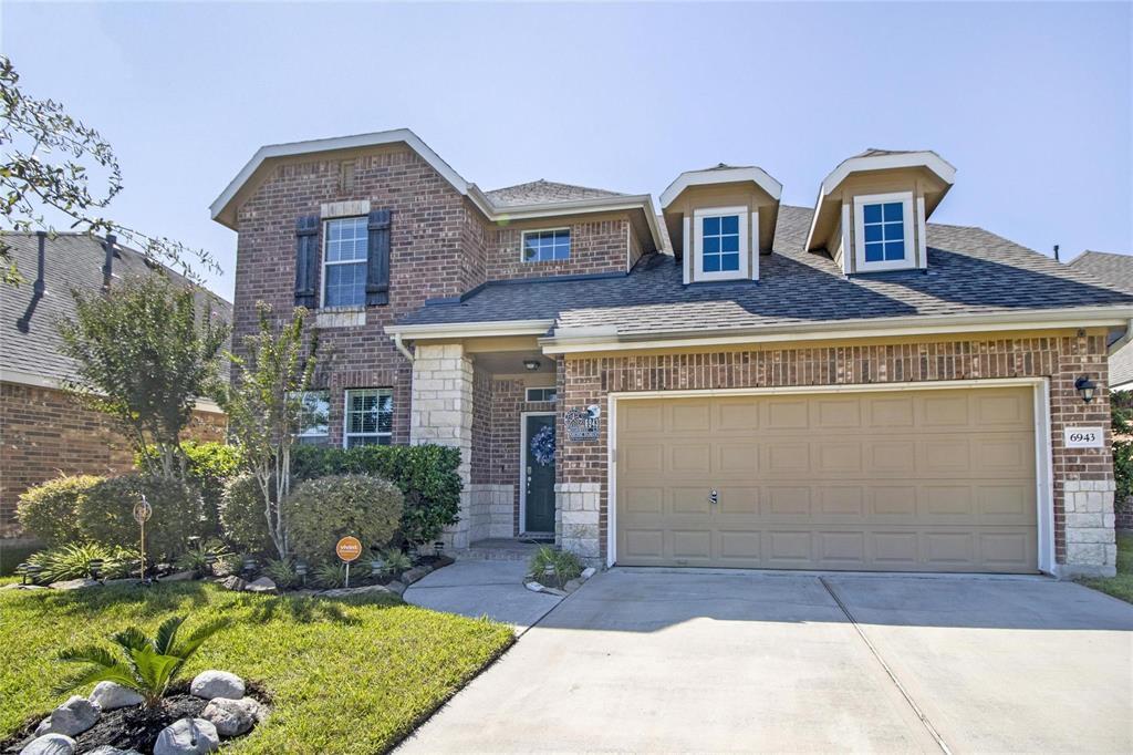 6943 Moonrise Lane in Houston, TX - Building Photo