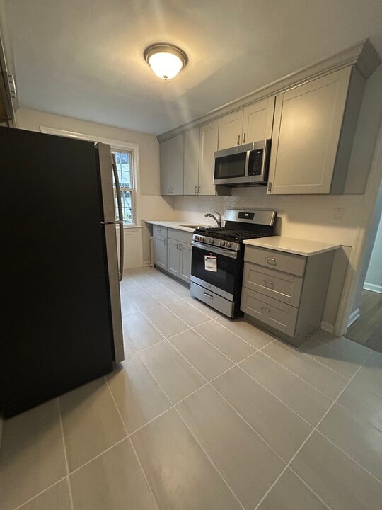 2475 Summer St in Stamford, CT - Building Photo