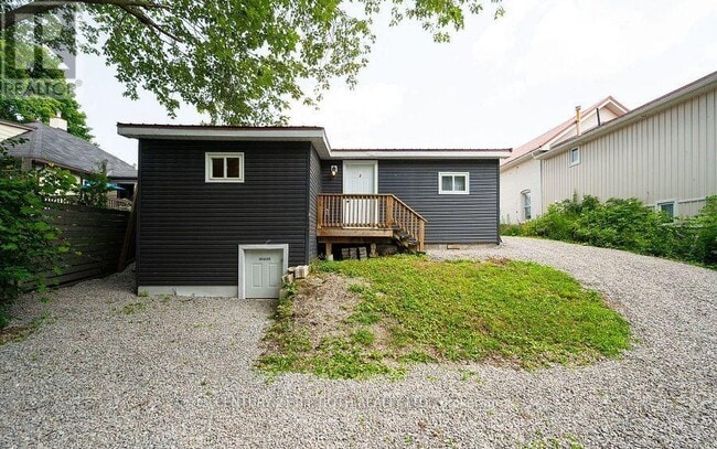 303 Moffat St in Orillia, ON - Building Photo - Building Photo