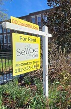 1827 East Capitol St SE in Washington, DC - Foto de edificio - Building Photo