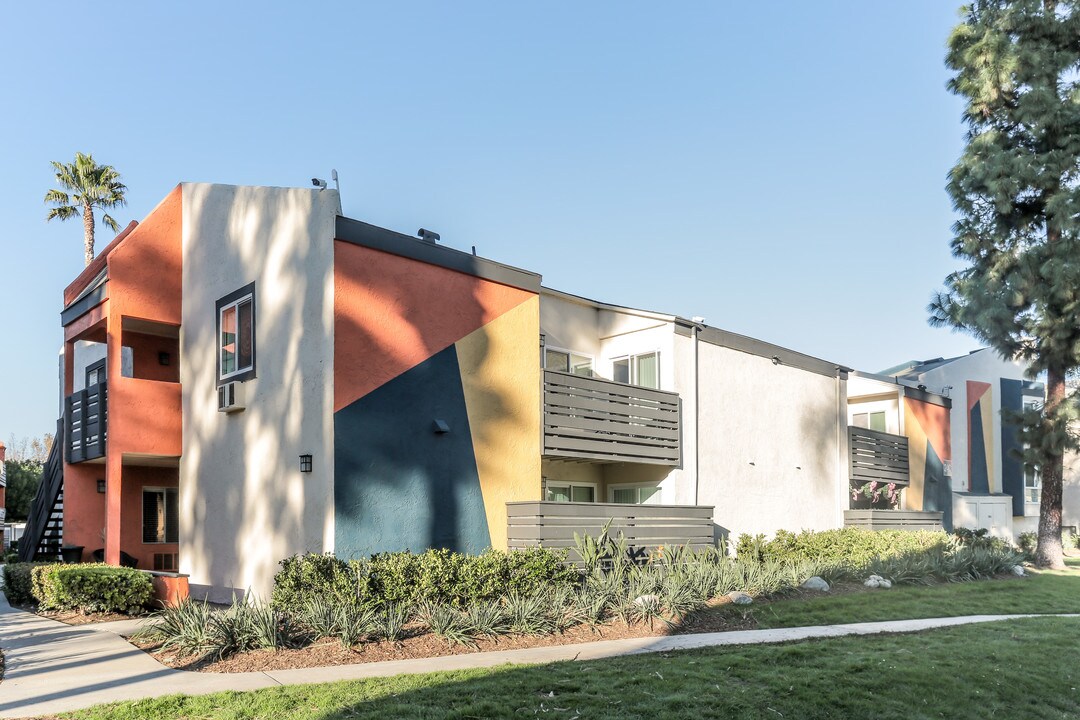 Horizon in Santa Ana, CA - Building Photo