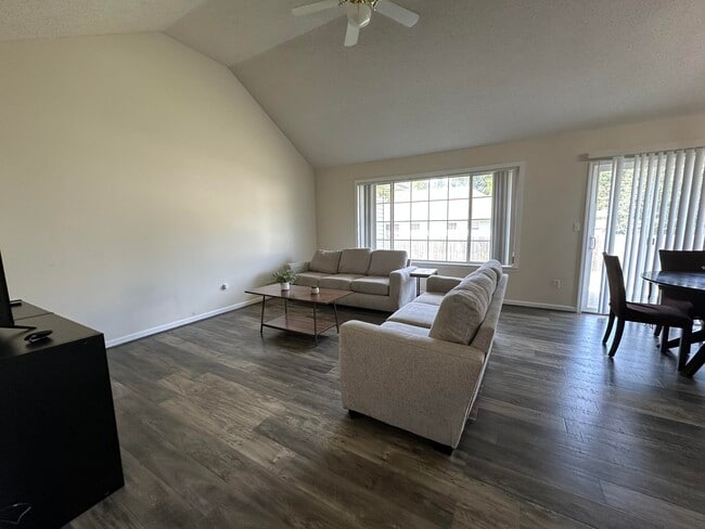 803 Ames Dr in Columbia, MO - Building Photo - Building Photo