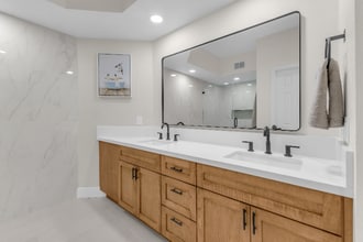 143 Desert Falls Cir in Palm Desert, CA - Foto de edificio - Building Photo