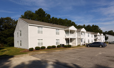 Four Oaks Apartments in Florence, SC - Building Photo - Building Photo