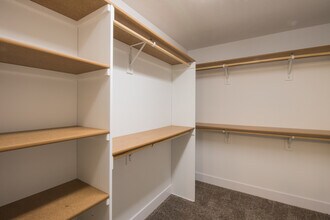 9330 S 74th St in Lincoln, NE - Building Photo - Building Photo