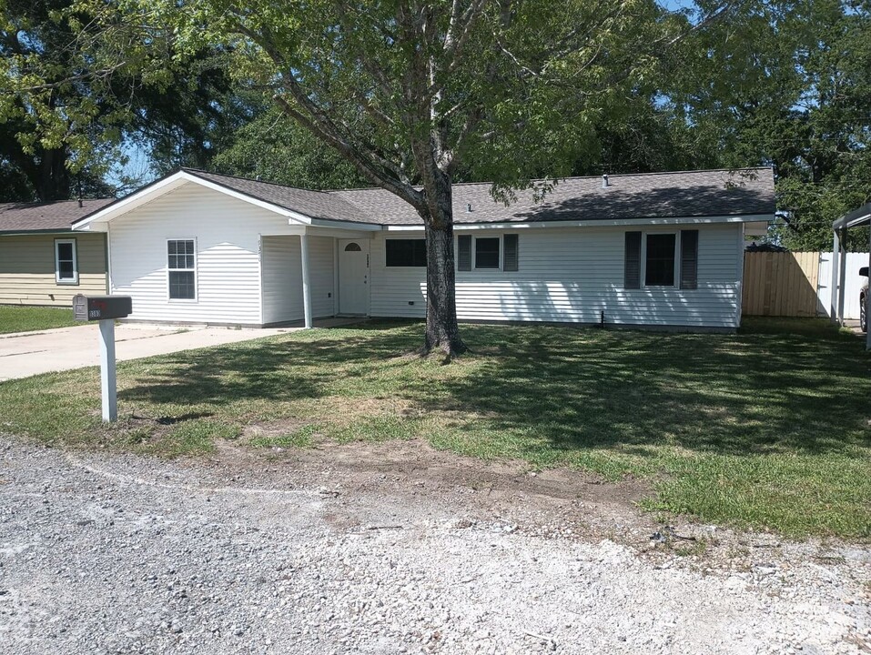 9380 Broun St in Beaumont, TX - Foto de edificio
