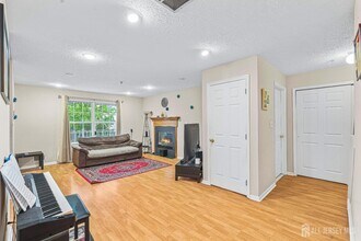 199 Prestwick Way in Edison, NJ - Building Photo - Building Photo