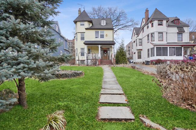 40 Forest St in Montclair, NJ - Building Photo - Building Photo