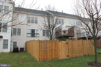 24651 Kings Canyon Square in Stone Ridge, VA - Building Photo - Building Photo